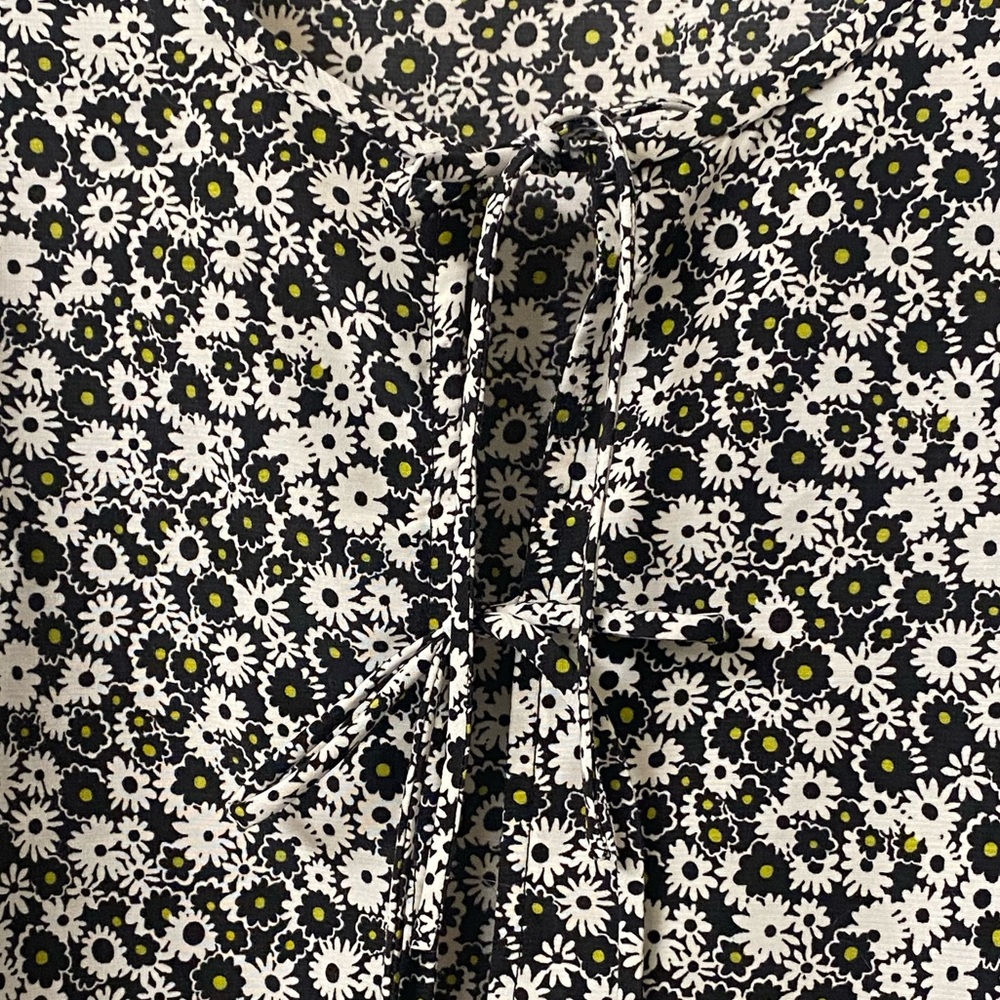 Levi's Black and White Floral Puff Long Sleeve Front Tie Blouse Size XL - Picture 7 of 16